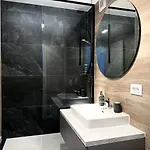 4friendscoresibrasov W Apartamento